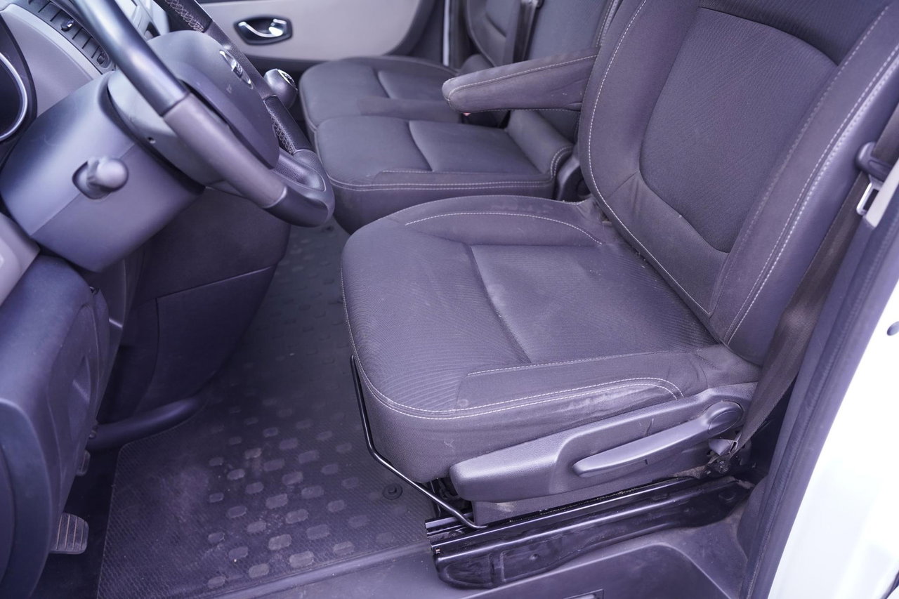 Nissan NV300