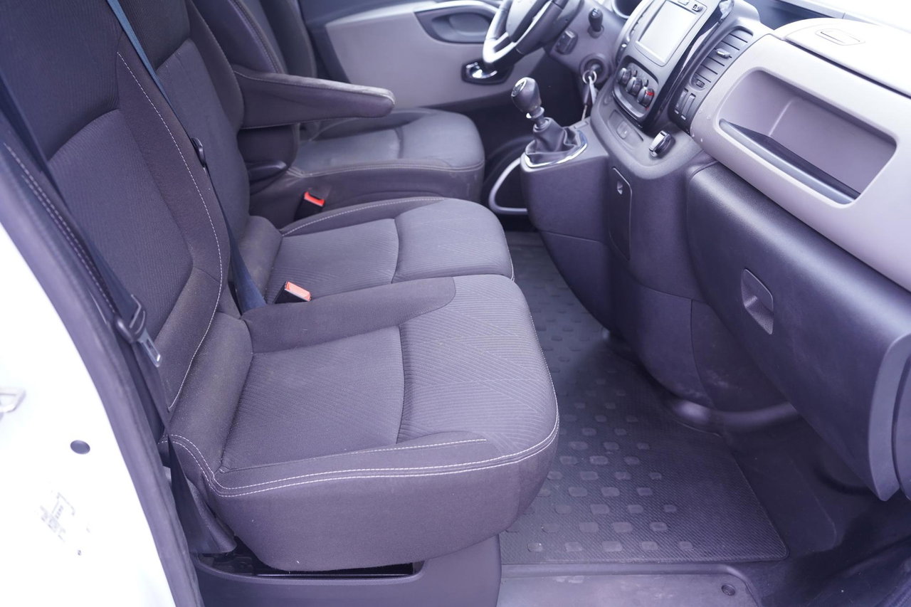 Nissan NV300