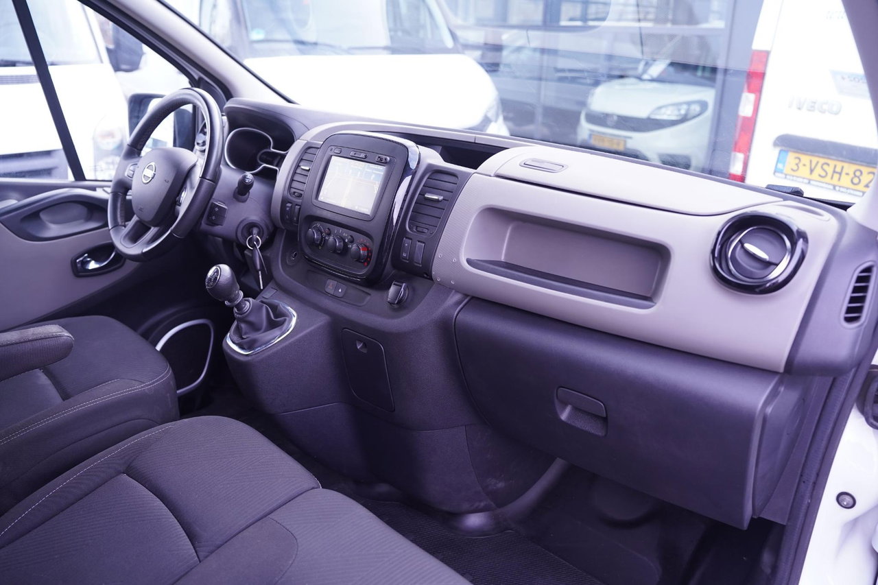 Nissan NV300