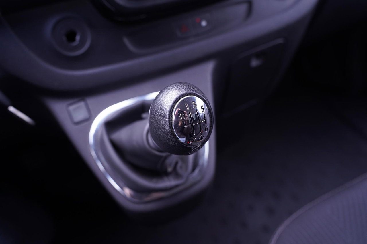 Nissan NV300