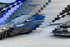 BMW 3 Serie - Touring 330e 293pk M-Sport PANO H/K HUD TREKHAAK LEER 19" MY2025!