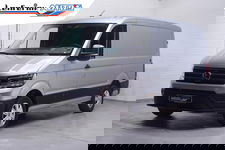 Volkswagen Crafter - 2.0 TDI 140 pk L3H2 DSG Aut. Nwe Model BPM vrij, Navi, Camera, Trekhaak 3.000 kg, LED Koplampen, 3-Zits