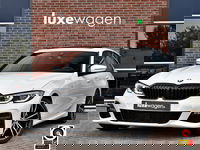 BMW 3 Serie - 320i M-Sport Pano 19inch Laser HiFi Shadowline