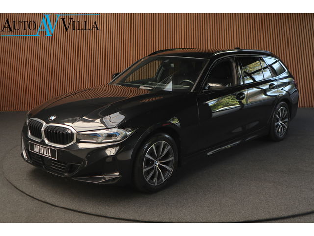 BMW 3 Serie - Touring 320i HUD Matrix LED ACC Elektr. trekhaak Elektr. achterklep Leer Navi Camera Climate (3-zone) Sportstoelen PDC LM velgen BTW auto