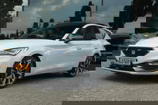 SEAT Leon - 1.5 TSI FR LAUNCH EDITION | PANO | VIRT. COCKPIT | LED | CAMERA | KEY-LESS | ACC | WINTERPACK