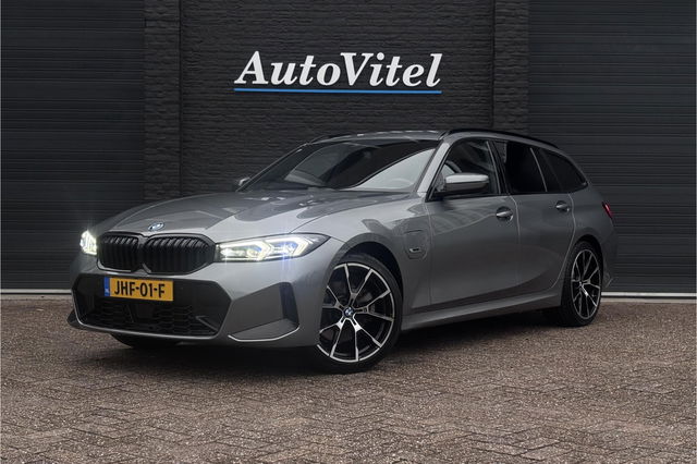 BMW 3 Serie - Touring 330e M-sport LCI Facelift | Camera | Adaptive Cruise | Comfort Access