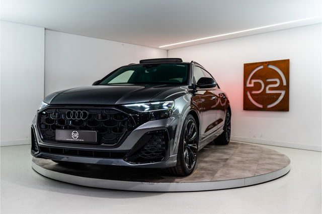 Audi Q8 - 60 TFSI E Quattro S-Edition Competition 490PK FACELIFT | 2025 DIRECT LEVERBAAR | 5 Jaar Garantie | BOMVOL!