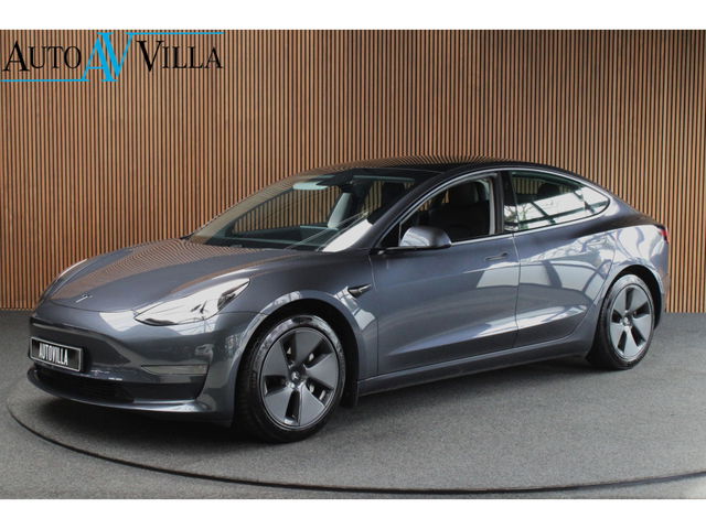 Tesla Model 3 - Standard Plus ACC Autopilot Stuurverwarm. PDC Leer Navi Panoramadak 360° Elektr. achterklep Stoelverwarming voor & achter Climate voor & achter LM velgen BTW auto!