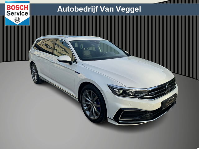 Volkswagen Passat - Variant 1.4 TSI PHEV GTE virtual cockpit, head up, pano, trekhaak