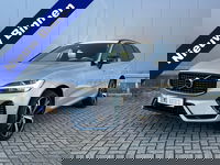Volvo XC60 - 2.0 T8 Plug-in hybrid AWD Pano / Head up / Key Less / 360 Camera / Trekhgaak