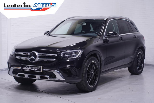 Mercedes-Benz GLC - 200 Business Solution Limited Facelift Navigatie 19-inch AMG NAP Lederen-comfortstoelen Afneembare-trekhaak Camera Stoelverwarming Off-road pakket