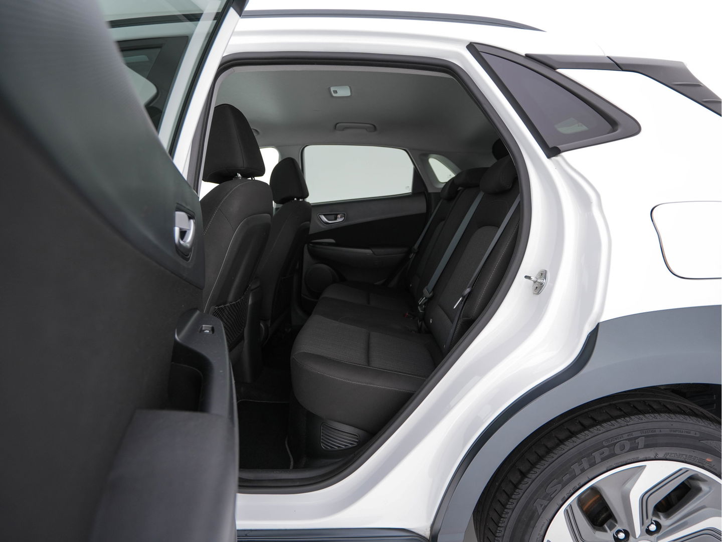 Hyundai KONA 1.6 GDI HEV Fashion (INCL-BTW) Aut. *NAVI-FULLMAP | DIGI-COCKPIT | FULL-LED | KEYLESS | CAMERA | HEAD-UP | SHIFT-PADDLES | DAB | COMFORT-SEATS | PRIVACY-GLASS | TOWBAR | 16 "ALU*