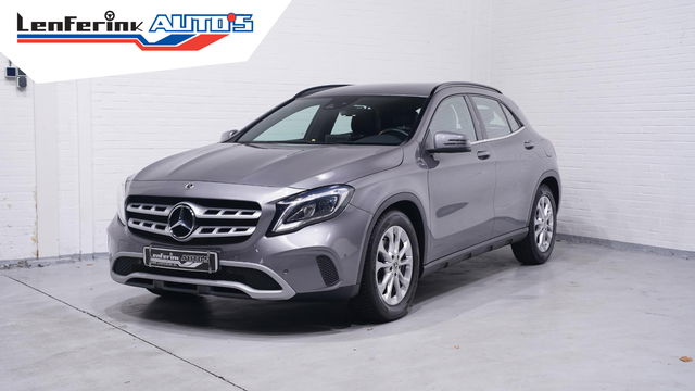 Mercedes-Benz GLA - 180 Business Solution Limited Navi Clima Camera PDC NAP Leder/stof Sportstoelen Led koplampen Rijklaar!