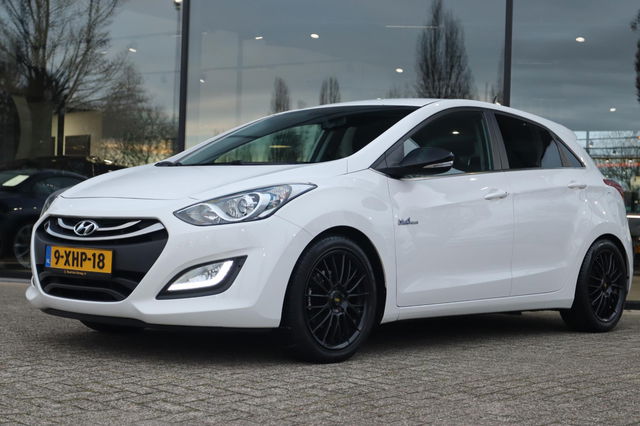 Hyundai i30 - 1.6 GDI GO! | CAMERA | AFN. TREKHAAK | STOELVERW. | CRUISE | CLIMATE | PDC