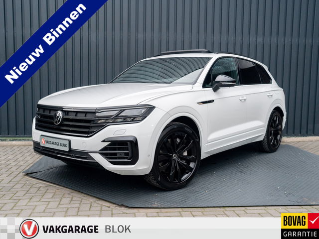 Volkswagen Touareg - 3.0 TSi 4MOTION R | Luchtvering | Panodak | Trekhaak | Stoelkoeling | 360 Camera | Black Style | Prijs Rijklaar!!