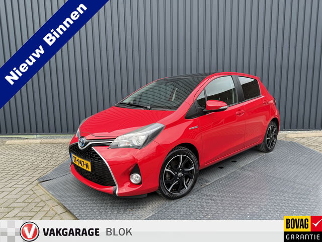 Toyota Yaris - 1.5 Hybrid Dynamic | Pano dak | Navi | 12 mnd BOVAG GARANTIE | Rijklaar!!