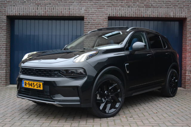 Lynk & Co 01 - 1.5 Plug-In Hybrid | Black Optic / Black Style | NL-Auto | 360 Camera | Panoramadak
