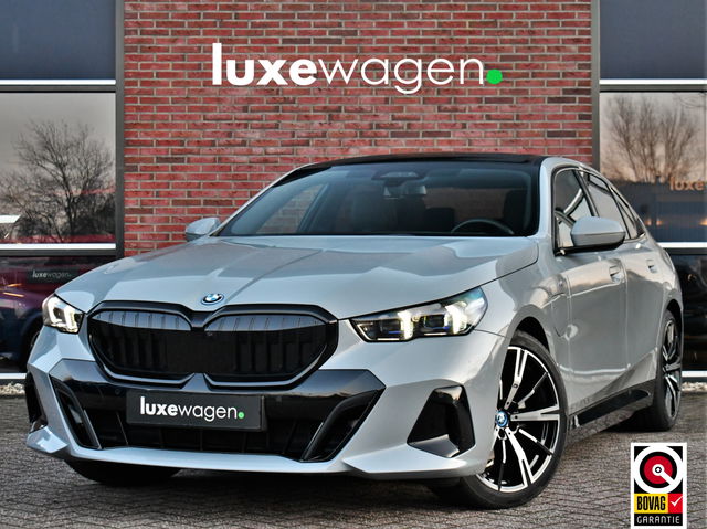BMW 5 Serie - 530e M-Sport Pano ACC 360 H/K Stoel-vent Brooklyngrau