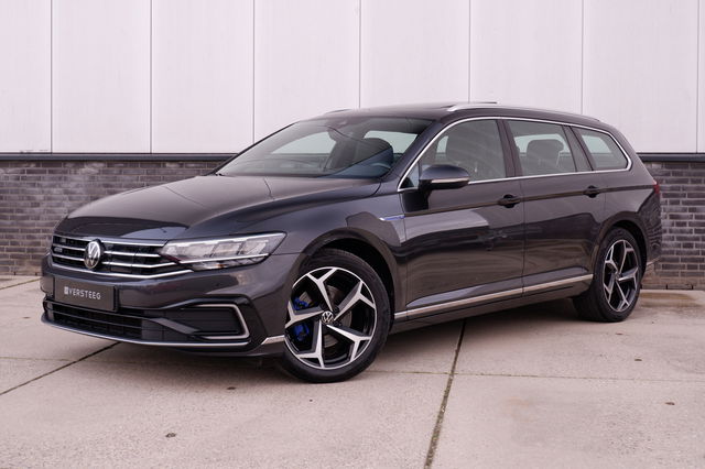 Volkswagen Passat - Variant 1.4 TSI PHEV GTE Business | Pano | Elek. Trekhaak | Camera | Carplay | Navi | LED