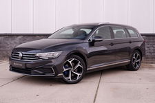Volkswagen Passat - Variant 1.4 TSI PHEV GTE Business | Pano | Elek. Trekhaak | Camera | Carplay | Navi | LED