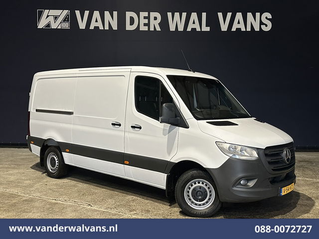 Mercedes-Benz Sprinter - 317 CDI 170pk L2H1 Euro6 Airco | Camera | Navigatie | Apple Carplay | Cruisecontrol | Trekhaak | Chauffeursstoel Android Auto, Bijrijdersbank