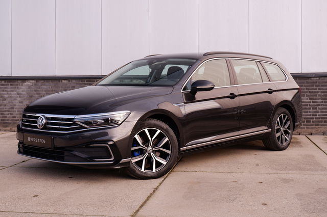Volkswagen Passat - Variant 1.4 TSI PHEV GTE Business | Elek Trekhaak | Virtual | LED | Camera | Carplay | Memory | Navi