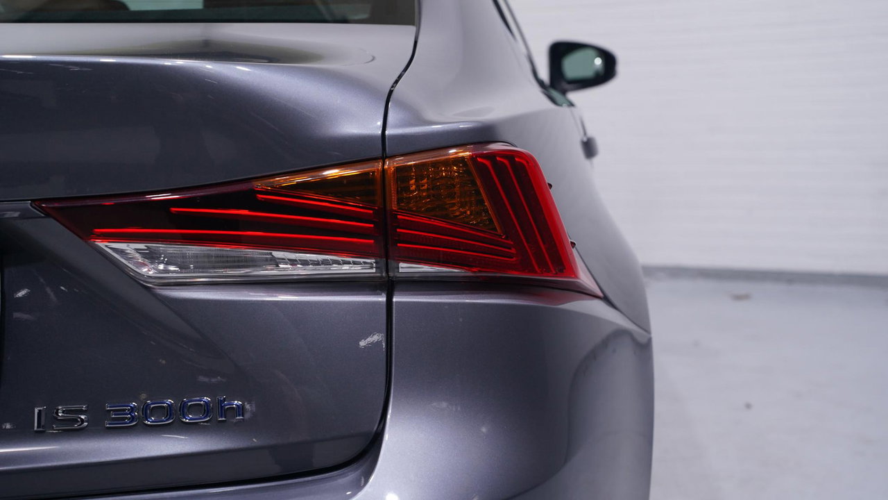Lexus IS