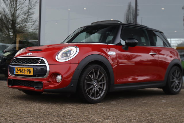 MINI Cooper S - 2.0 192PK CHILI SERIOUS BUSINESS AUT. | JCW | PANO | HARMAN\KARDON | ACC | UNION JACK | LED | KEY-LESS | LEDER/ALCANTARA