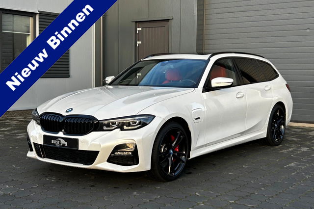 BMW 3 Serie - Touring 330e 293pk M-Sport INDIVIDUAL LEER PANO 19" KEYLESS 20424KM!