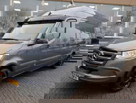 Mercedes-Benz Sprinter - 319 3.0 CDI V6 AUT. L3H2 - 3500 KG TREKHAAK | MBUX BREEDBEELD | 18 INCH LMV | CAMERA