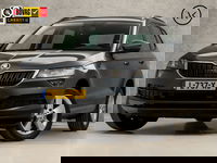 Škoda Karoq - 1.5 TSI ACT Sportline Automaat (APPLE CARPLAY, KEYLESS ENTRY, STOELVERWARMING, SPORTSTOELEN, GETINT GLAS, WITTE STIKSELS, CLIMATE CONTROL, BLUETOOTH, NIEUWSTAAT)