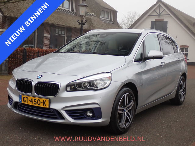BMW 2 Serie - Active Tourer 220i Sportline HEADUP/TREKHAAK/SPORTLEER/CAMERA