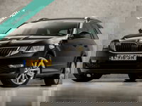 Škoda Octavia - Combi 1.5 TSI Sport 150Pk Automaat (PANORAMADAK, APPLE CARPLAY, GROOT NAVI, SPORTSTOELEN, KEYLESS, CAMERA, TREKHAAK, CRUISE, ARMSTEUN, NIEUWSTAAT)