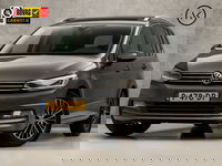 Volkswagen Touran - 1.4 TSI Sportline 7 Persoons 150Pk Automaat (PANORAMADAK, NAVIGATIE, CLIMATE, CAMERA, ALCANTARA, KEYLESS, SPORTSTOELEN, GETINT GLAS, TREKHAAK, ADAPTIVE CRUISE, LED KOPLAMPEN, NIEUWSTAAT)