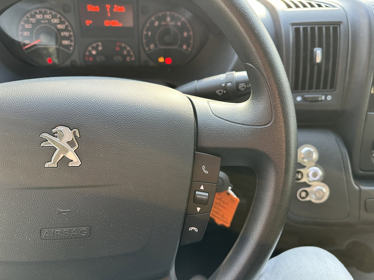 Peugeot e-Boxer
