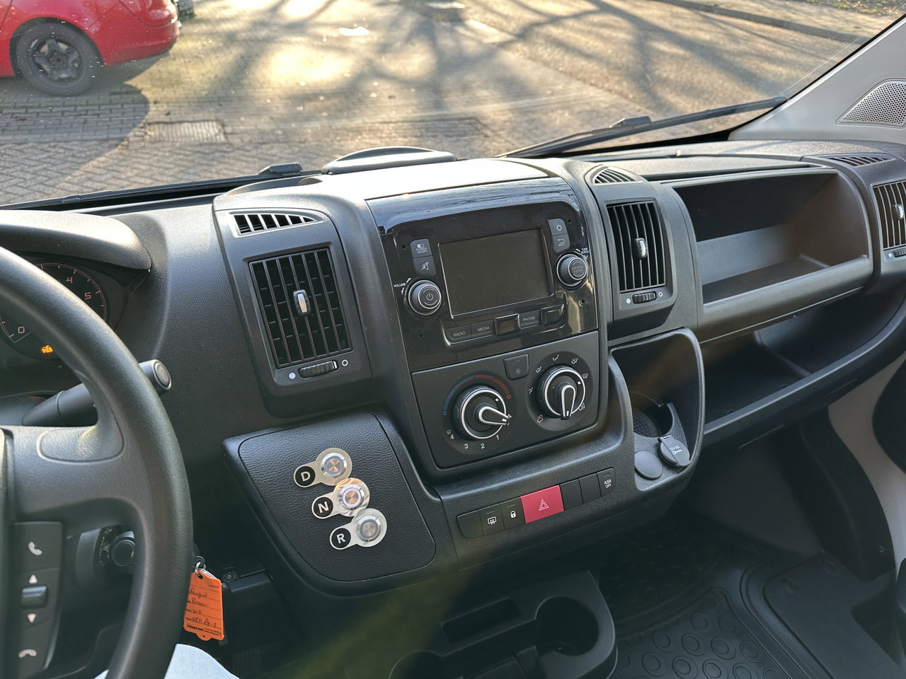 Peugeot e-Boxer