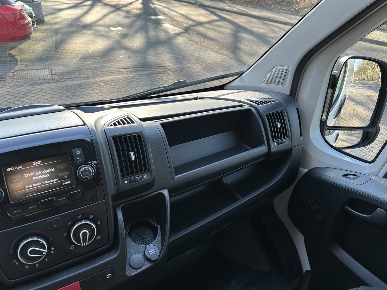Peugeot e-Boxer