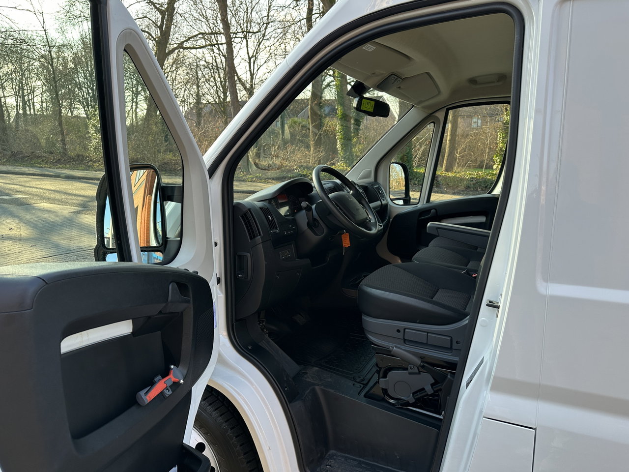 Peugeot e-Boxer