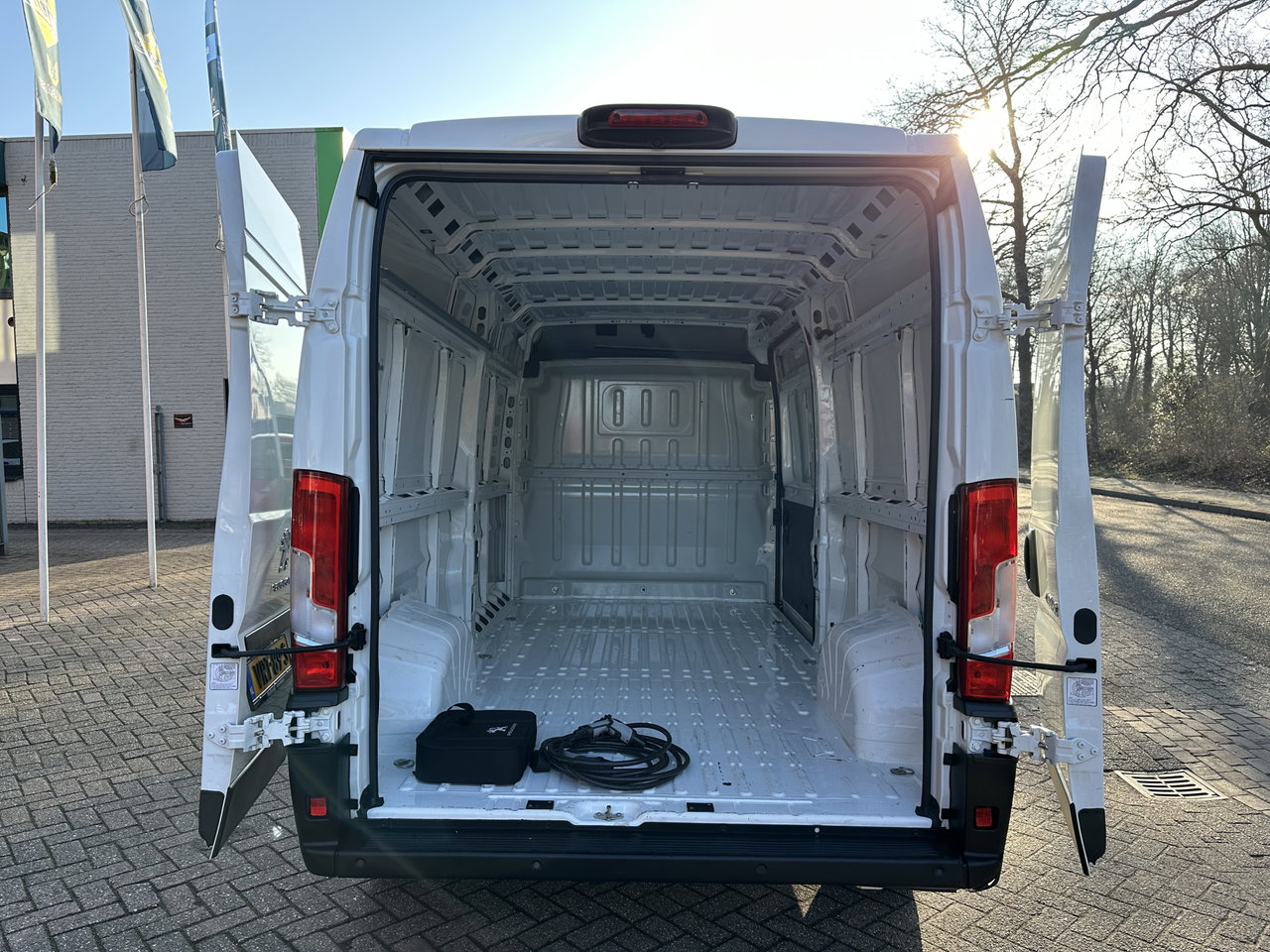 Peugeot e-Boxer