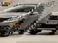 Peugeot 2008 - 1.2 PureTech Allure Sport Automaat (PANORAMADAK, APPLE CARPLAY, NAVIGATIE, CLIMATE, LEDER, GETINT GLAS, SPORTSTOELEN, PARKEERSENSOREN, LM VELGEN, TREKHAAK, NIEUWSTAAT)