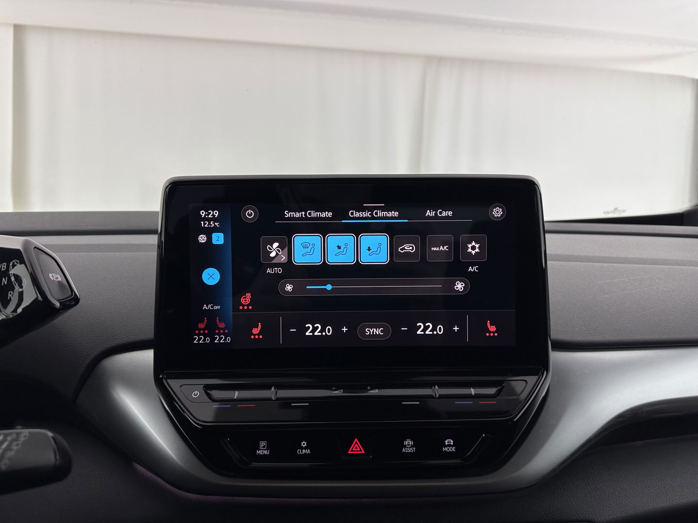 Volkswagen ID.4 First 77 kWh [ 3-Fase-11kW ] {SOH-83%} (INCL-BTW) *LEATHER-MICROFIBRE | FULL-LED | ADAPTIVE-CRUISE | HEATED-COMFORTSEATS | DIGI-COCKPIT | AMBIENTLIGHT | NAVI-FULLMAP | PDC | TOWBAR | PRIVACY-GLASS | CAMERA | 20''ALU*