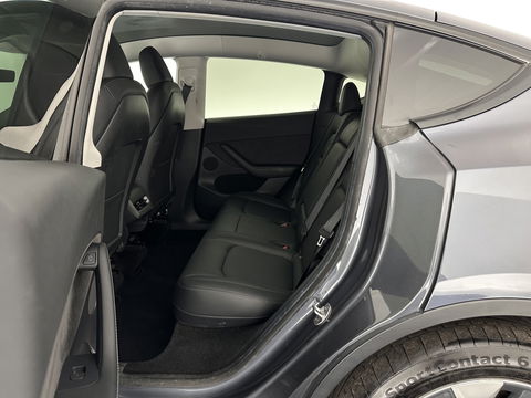 Tesla Model Y Long Range AWD 75 kWh [ 3-Fase-11kW ] {SOH-87%} (INCL-BTW) Aut. *PANO | AUTO-PILOT | LEATHER | NAVI-FULLMAP | MATRIX-LED | KEYLESS | CAMERA | DAB+ | HEATED-COMFORTSEATS | PRIVACY-GLASS | TOPVIEW |  19''ALU*