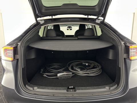 Tesla Model Y Long Range AWD 75 kWh [ 3-Fase-11kW ] {SOH-87%} (INCL-BTW) Aut. *PANO | AUTO-PILOT | LEATHER | NAVI-FULLMAP | MATRIX-LED | KEYLESS | CAMERA | DAB+ | HEATED-COMFORTSEATS | PRIVACY-GLASS | TOPVIEW |  19''ALU*