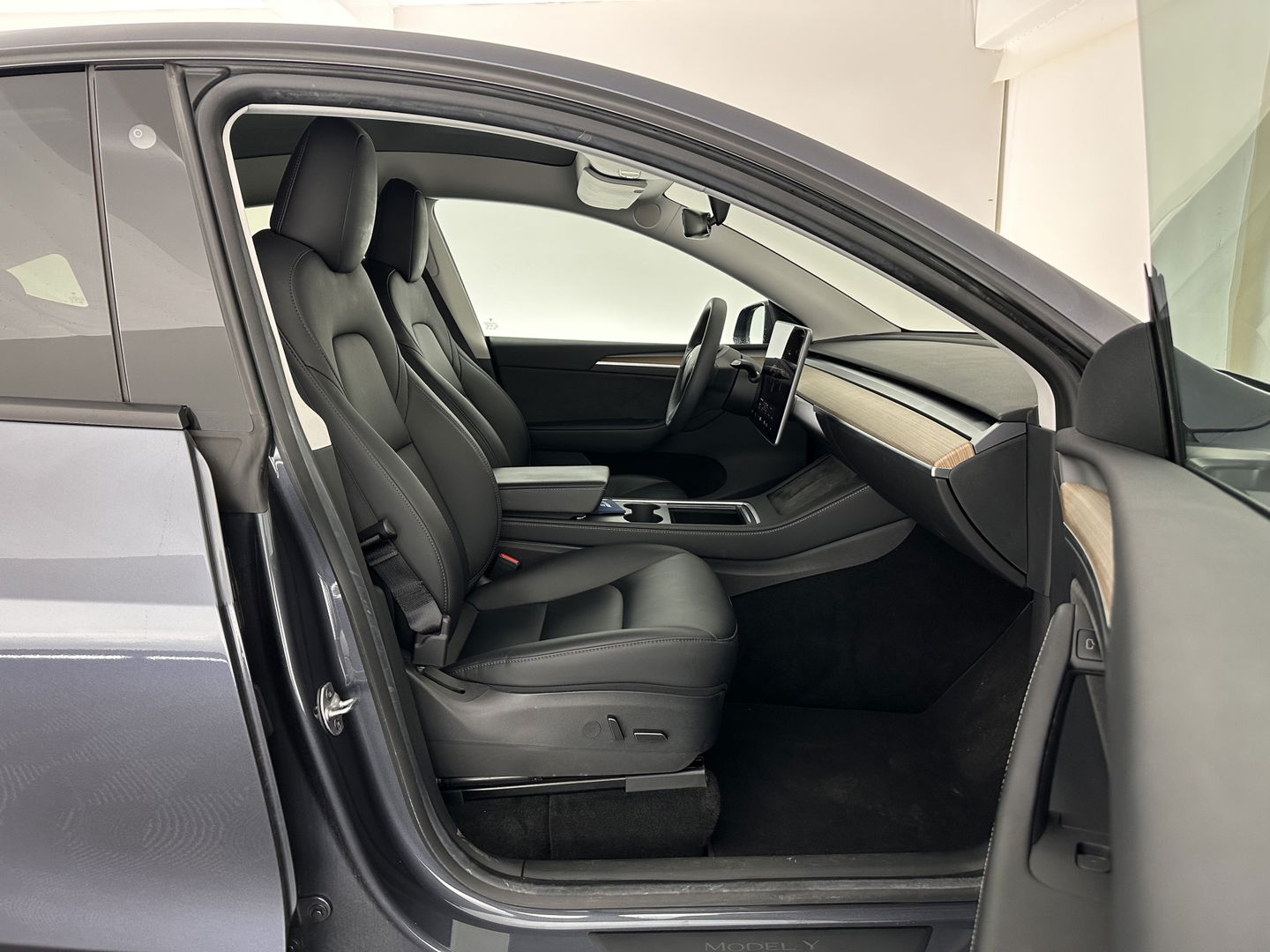 Tesla Model Y Long Range AWD 75 kWh [ 3-Fase-11kW ] {SOH-87%} (INCL-BTW) Aut. *PANO | AUTO-PILOT | LEATHER | NAVI-FULLMAP | MATRIX-LED | KEYLESS | CAMERA | DAB+ | HEATED-COMFORTSEATS | PRIVACY-GLASS | TOPVIEW |  19''ALU*