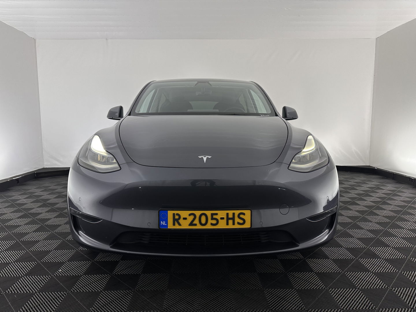 Tesla Model Y Long Range AWD 75 kWh [ 3-Fase-11kW ] {SOH-87%} (INCL-BTW) Aut. *PANO | AUTO-PILOT | LEATHER | NAVI-FULLMAP | MATRIX-LED | KEYLESS | CAMERA | DAB+ | HEATED-COMFORTSEATS | PRIVACY-GLASS | TOPVIEW |  19''ALU*