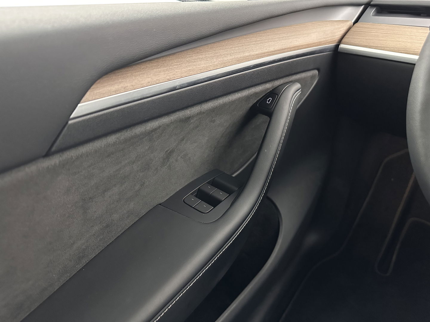 Tesla Model Y Long Range AWD 75 kWh [ 3-Fase-11kW ] {SOH-87%} (INCL-BTW) Aut. *PANO | AUTO-PILOT | LEATHER | NAVI-FULLMAP | MATRIX-LED | KEYLESS | CAMERA | DAB+ | HEATED-COMFORTSEATS | PRIVACY-GLASS | TOPVIEW |  19''ALU*