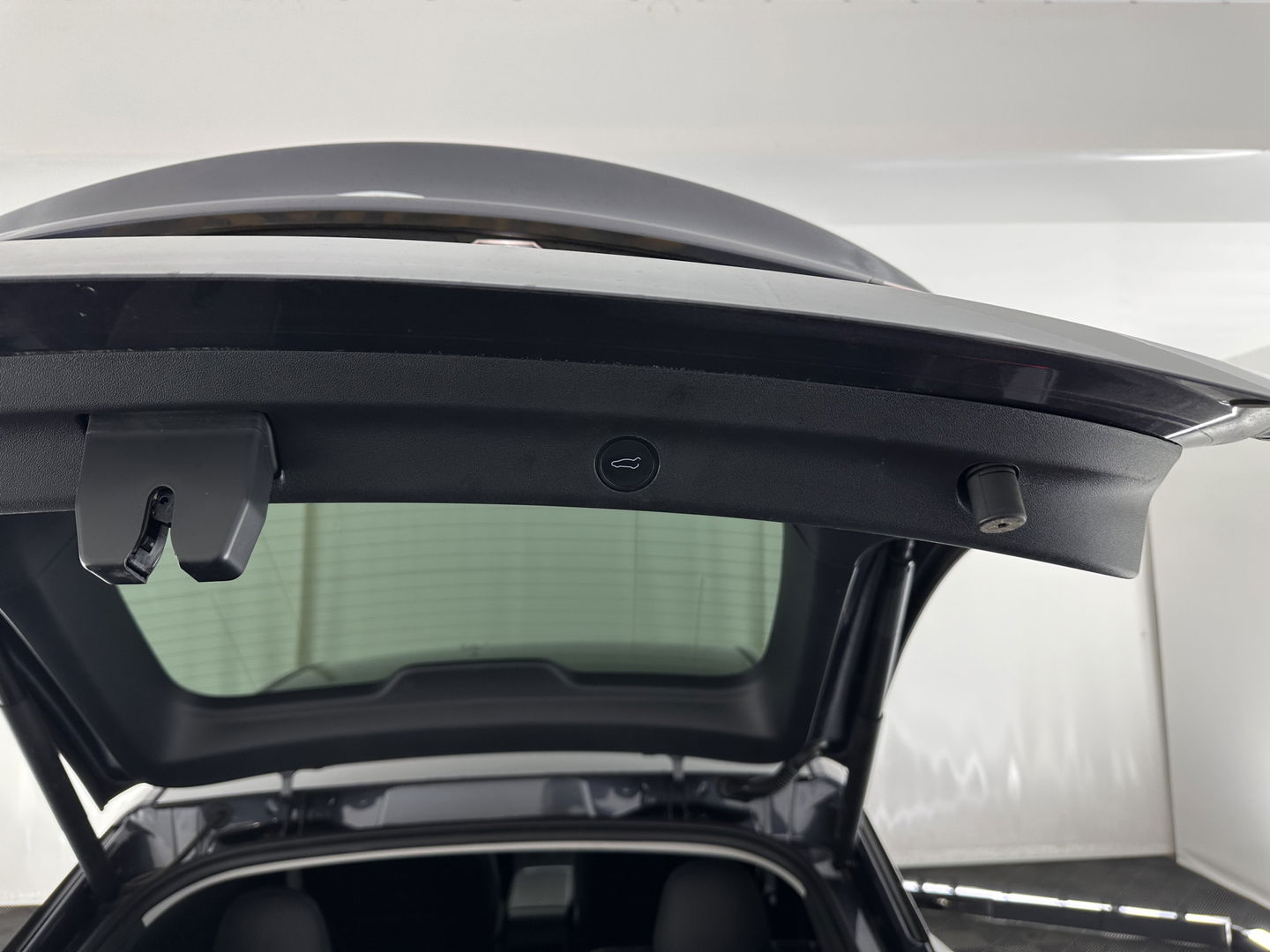 Tesla Model Y Long Range AWD 75 kWh [ 3-Fase-11kW ] {SOH-87%} (INCL-BTW) Aut. *PANO | AUTO-PILOT | LEATHER | NAVI-FULLMAP | MATRIX-LED | KEYLESS | CAMERA | DAB+ | HEATED-COMFORTSEATS | PRIVACY-GLASS | TOPVIEW |  19''ALU*