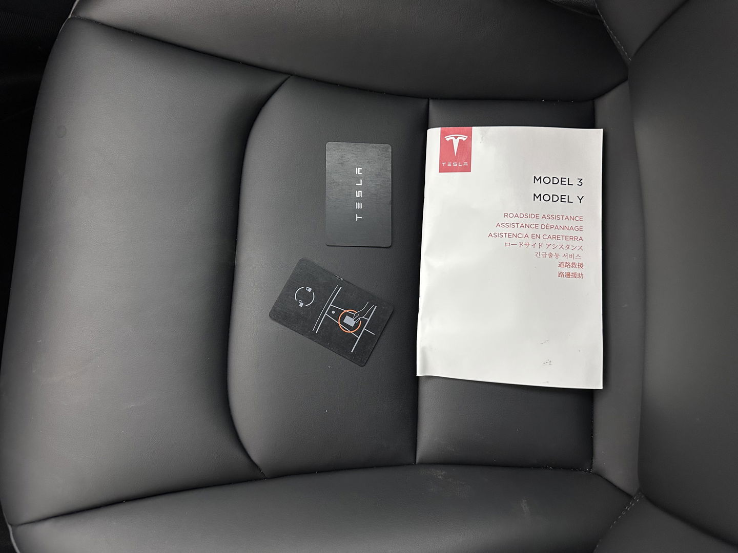 Tesla Model Y Long Range AWD 75 kWh [ 3-Fase-11kW ] {SOH-87%} (INCL-BTW) Aut. *PANO | AUTO-PILOT | LEATHER | NAVI-FULLMAP | MATRIX-LED | KEYLESS | CAMERA | DAB+ | HEATED-COMFORTSEATS | PRIVACY-GLASS | TOPVIEW |  19''ALU*