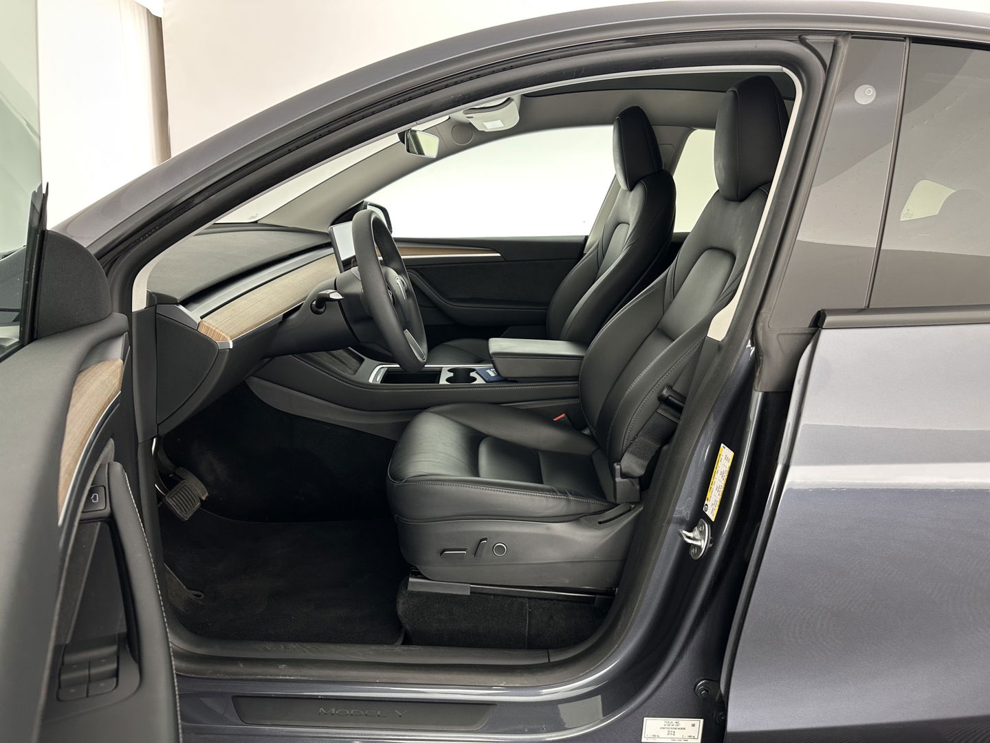 Tesla Model Y Long Range AWD 75 kWh [ 3-Fase-11kW ] {SOH-87%} (INCL-BTW) Aut. *PANO | AUTO-PILOT | LEATHER | NAVI-FULLMAP | MATRIX-LED | KEYLESS | CAMERA | DAB+ | HEATED-COMFORTSEATS | PRIVACY-GLASS | TOPVIEW |  19''ALU*