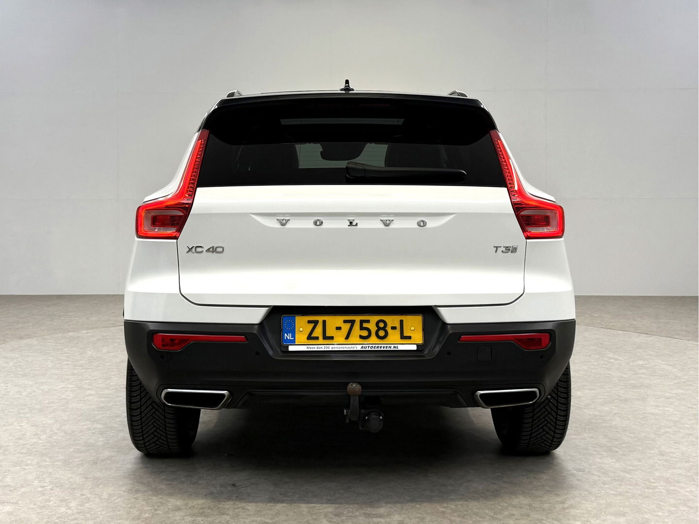 Volvo XC40 1.5 T3 R-Design | Pano | Virtual | Camera | Stoel/Stuur verw. | Adap. Cruise | Trekh. | Carplay | NAP
